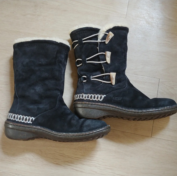 UGG Australia Kona 5183 Black Suede Sheepskin 6 - Picture 1 of 12